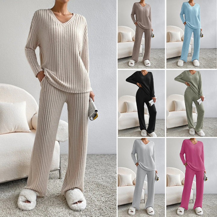 Casual sweat suit for women with V-neck and loose fit Lune London
