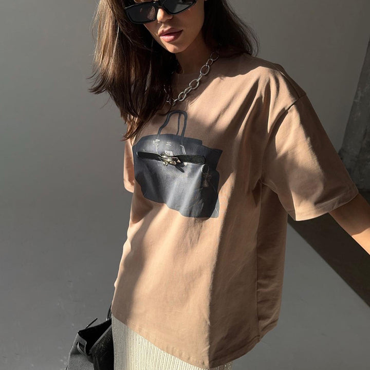 Oversized t-shirt for women with trendy handbag print Lune London