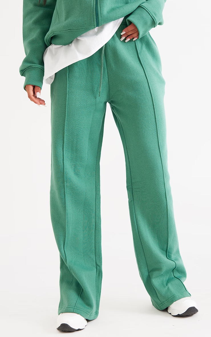 Sporty leisure pants for women with wide legs and comfortable elastic waistband Lune London