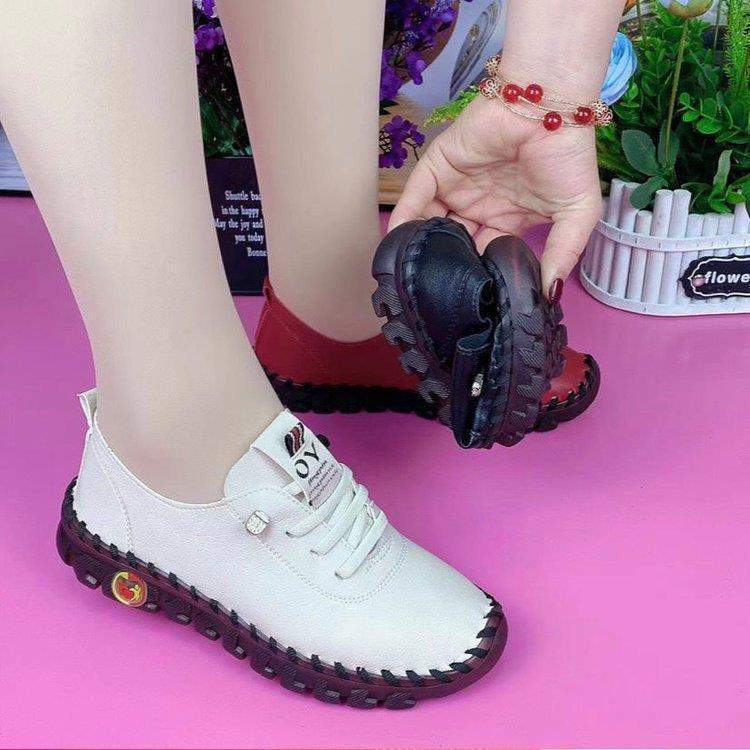 Comfortable leisure shoes for ladies with non-slip sole Lune London