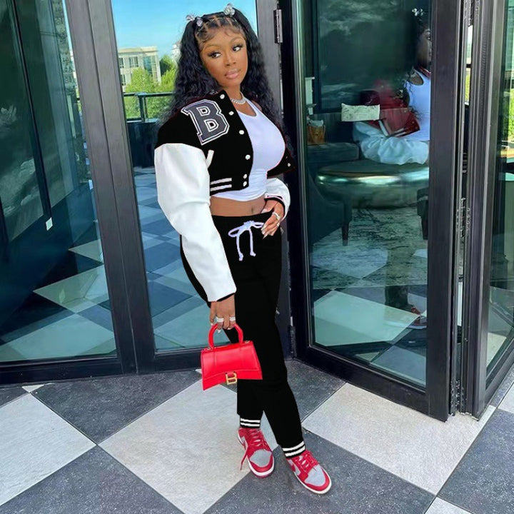 Sporty set for women consisting of a cropped jacket and jogging pants Lune London