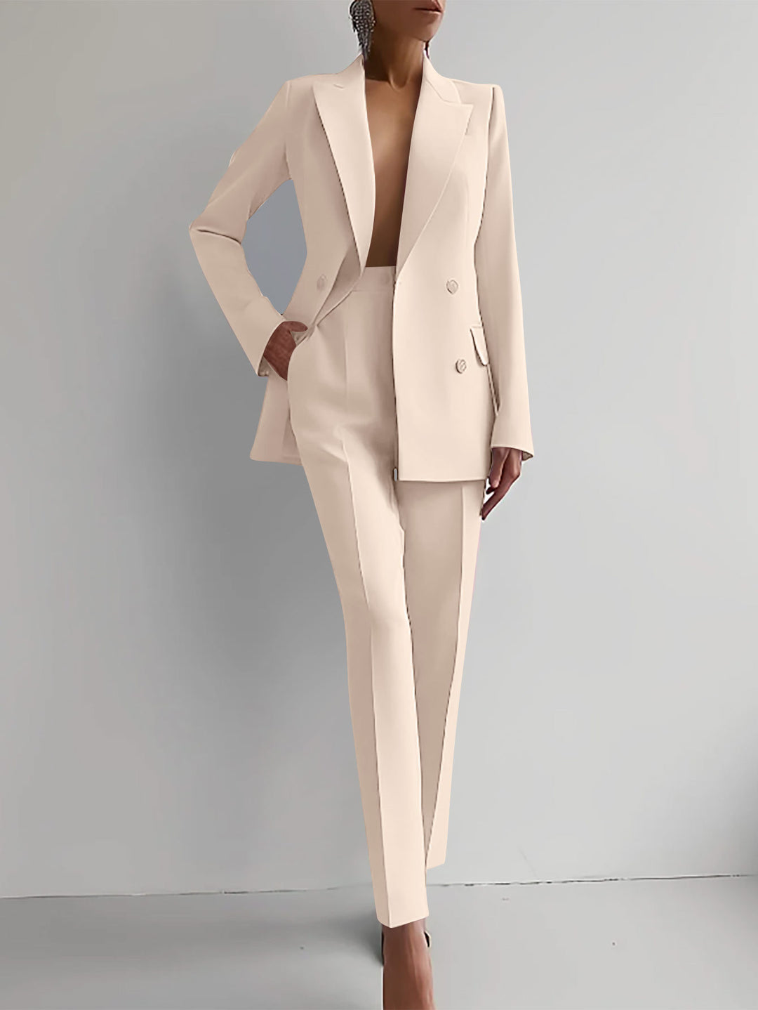 Women Elegant and Fitted Suit Set Lune London