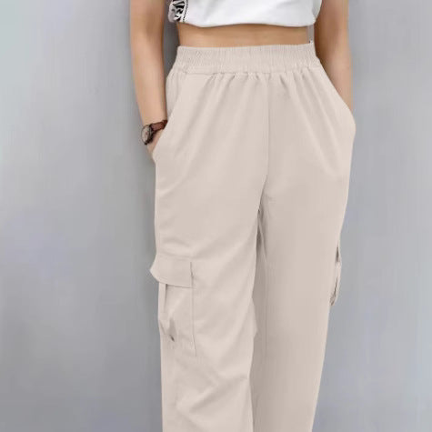 Cargo pants for women with elastic waistband and practical side pockets Lune London