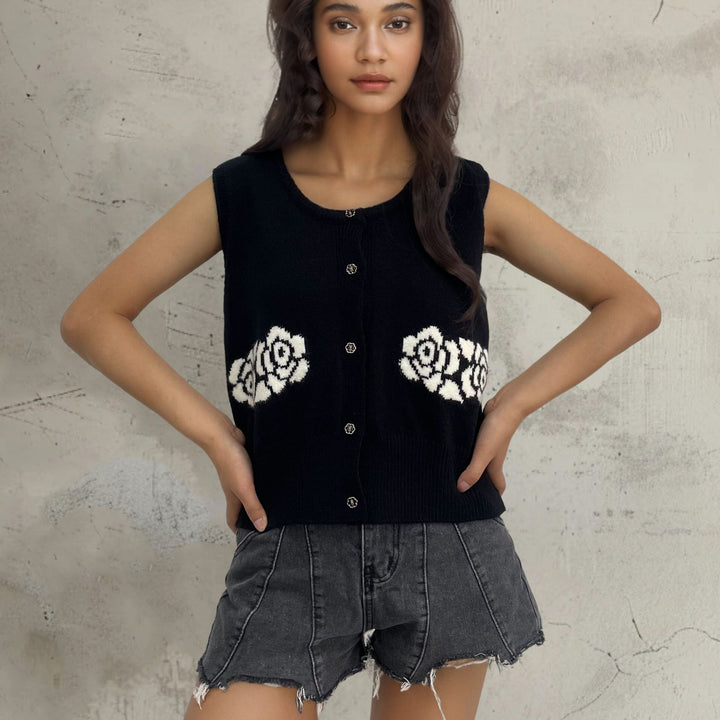 Ladies knitted vest with floral design and comfortable buttons Lune London