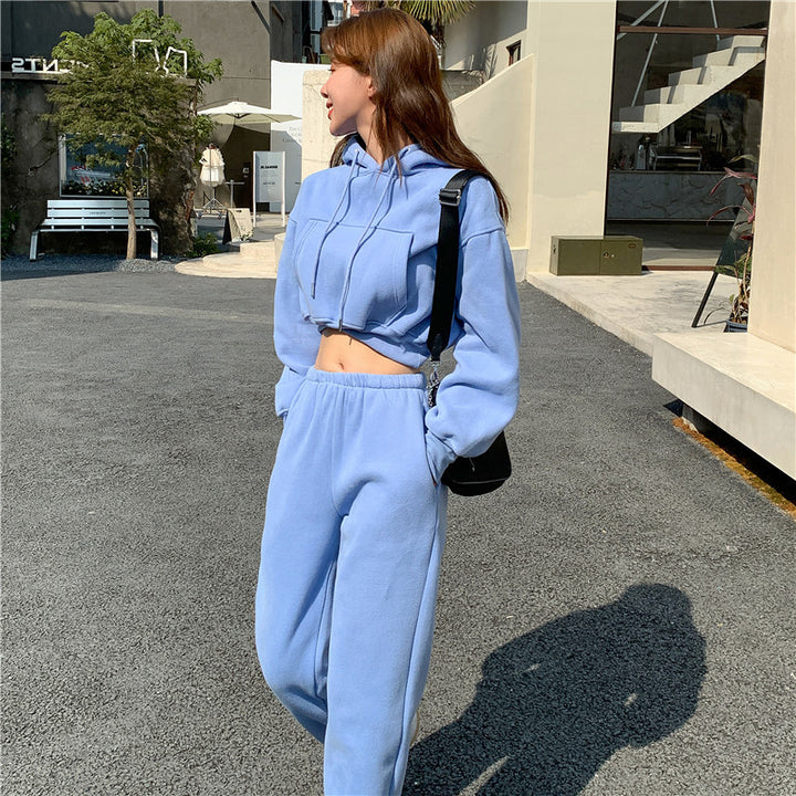 Ensemble de tracksuit décontracté pour femmes avec sweat à capuche court et pantalon de jogging confortable Chic & Stil