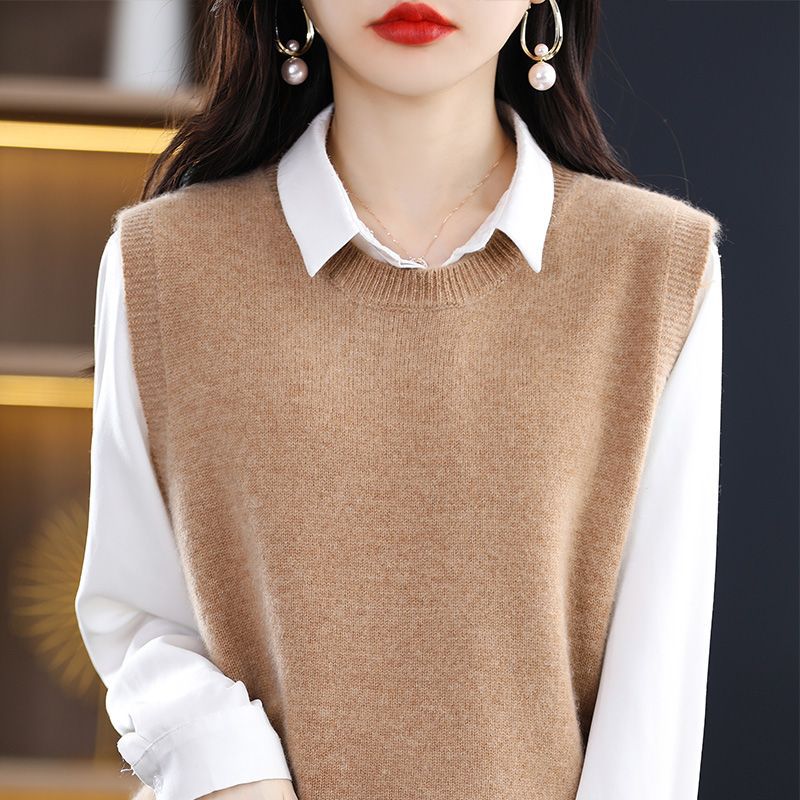 Gilet en tricot léger pour femme avec élégant col rond Chic & Stil