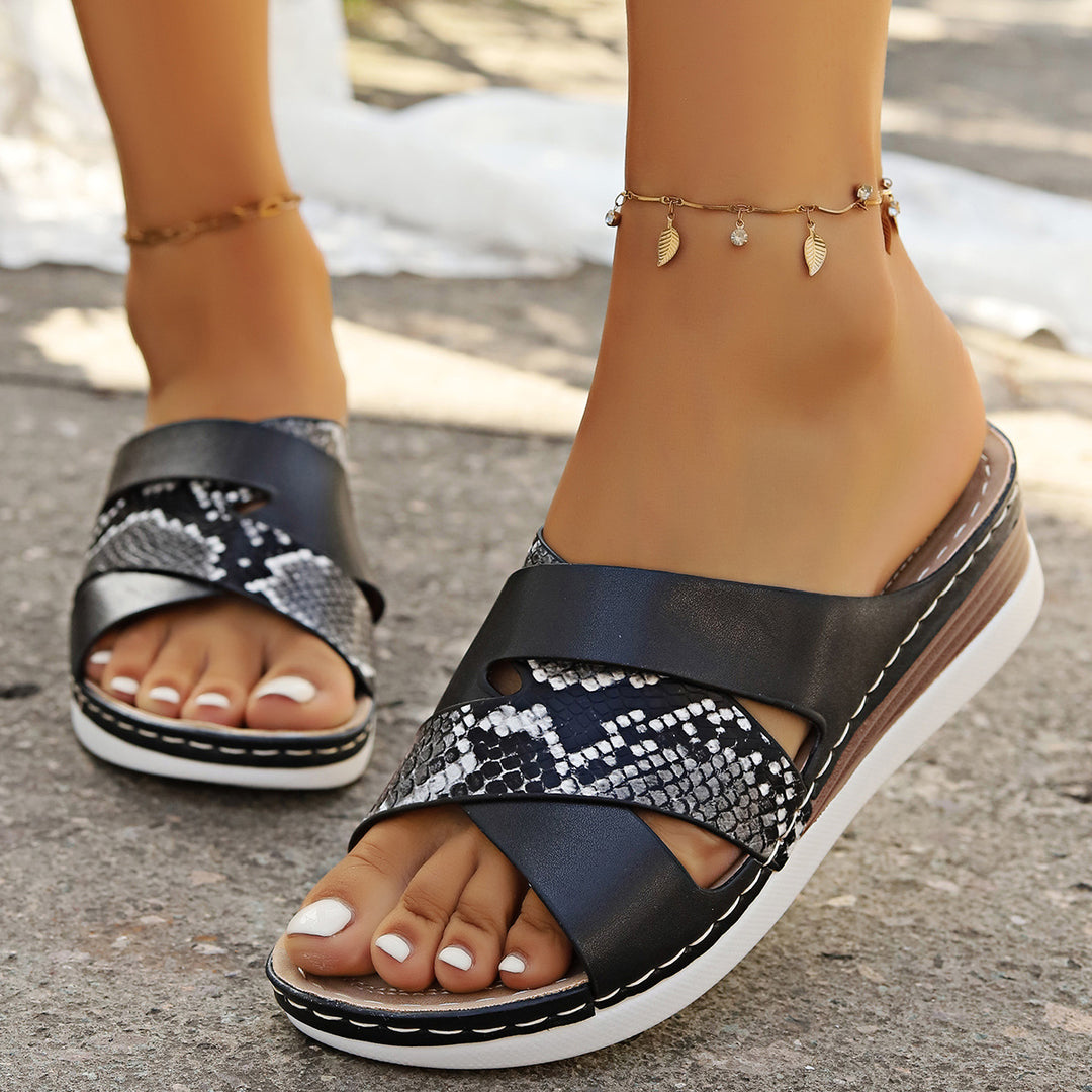 Ladies Fashion Slide sandals with trendy crossed straps Lune London