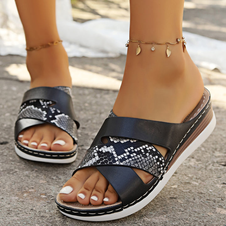 Ladies Fashion Slide sandals with trendy crossed straps Lune London