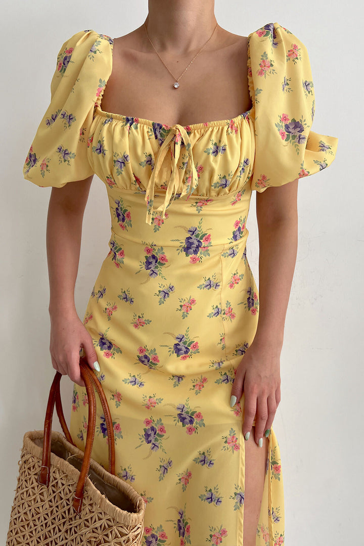 Floral print maxi dress for women with puff sleeves and high slit Chic & Stil