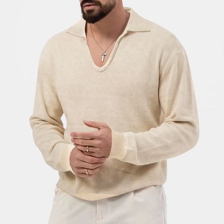 Sweater for men with trendy V-neck in breathable knit material Lune London