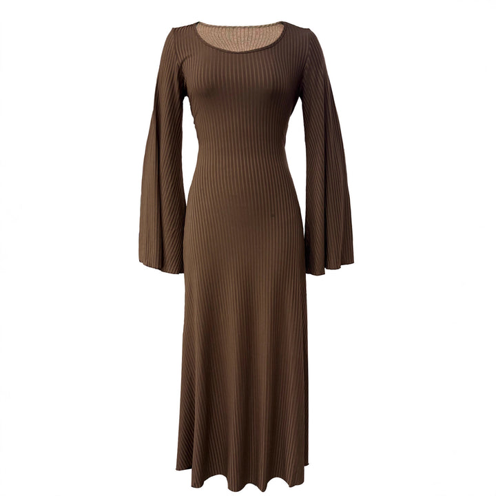 Robe maxi pour femmes avec des manches larges évasées et des détails élégants Chic & Stil