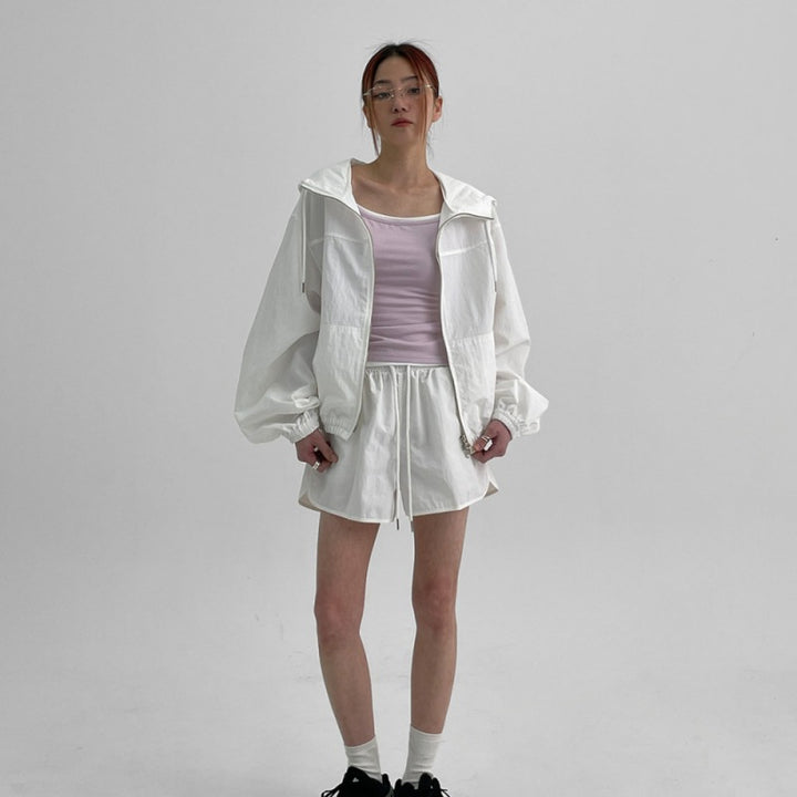 Women's Sporty Jacket with Short Pants Chic & Stil