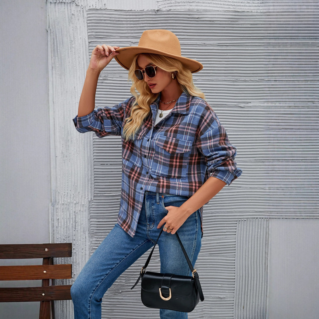 Flannel shirt for women with plaid pattern and practical pocket design Chic & Stil