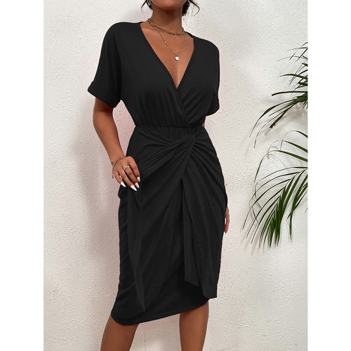 Wrap dress for women with an elegant V-neckline and a multitude of styling possibilities Lune London