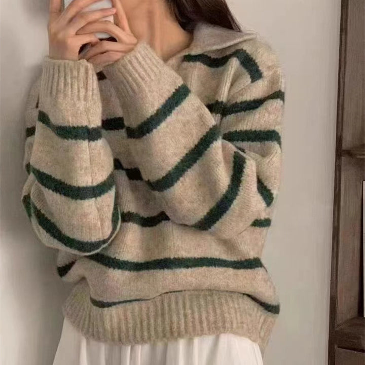 Pull élégant pour femmes avec motif rayé et col Chic & Stil