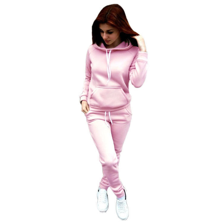 Women's sports set with a casual cut and practical pockets Lune London