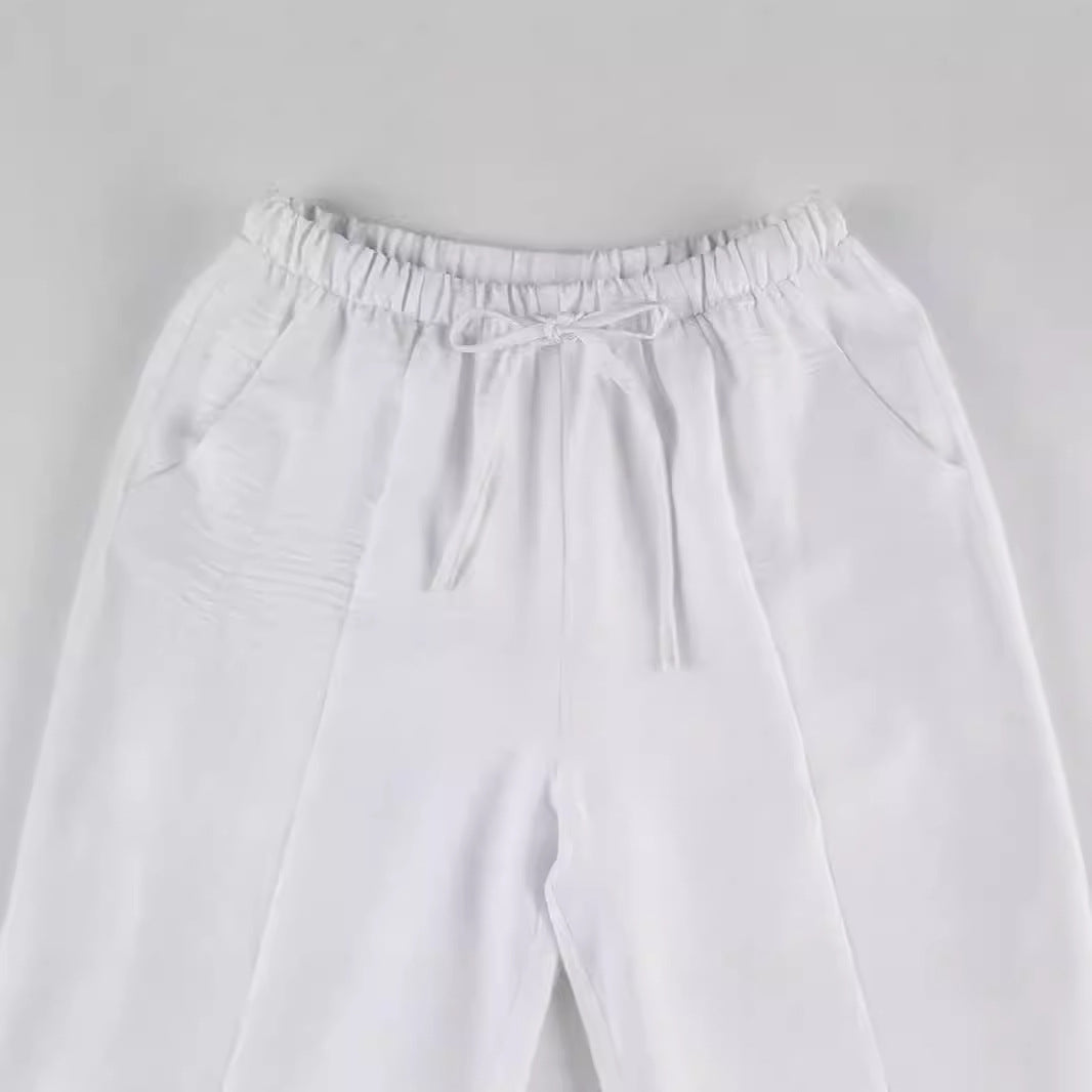 Elegant and lightweight lounge pants for women with elastic waistband and side pockets Lune London