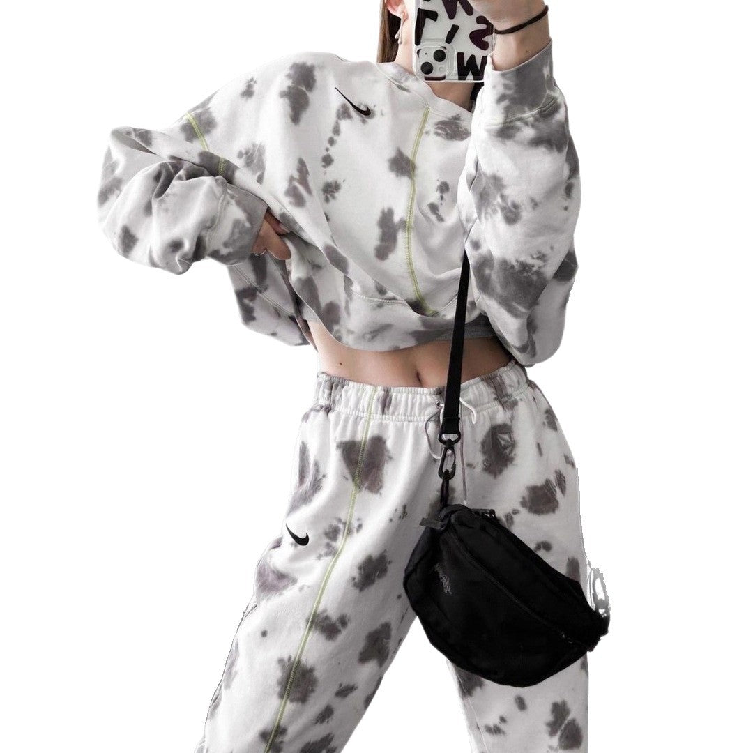 Casual women's set with cozy sweat pants and hoodie Lune London