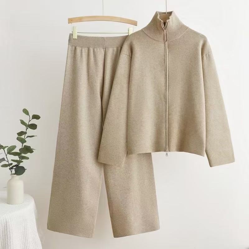 Comfortable knitted loungewear set for women with high collar Lune London