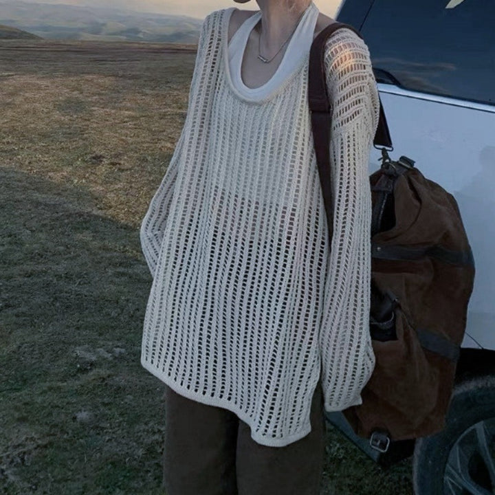 Lightweight knitted sweater for women with a loose fit and a discreet lace pattern Lune London