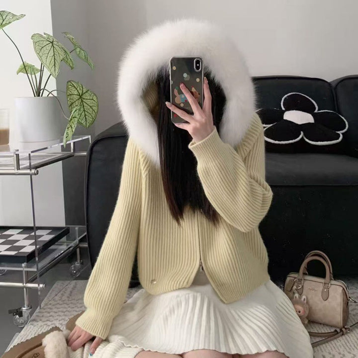 Veste en tricot côtelé douce pour femmes avec col en fourrure luxueuse Chic & Stil