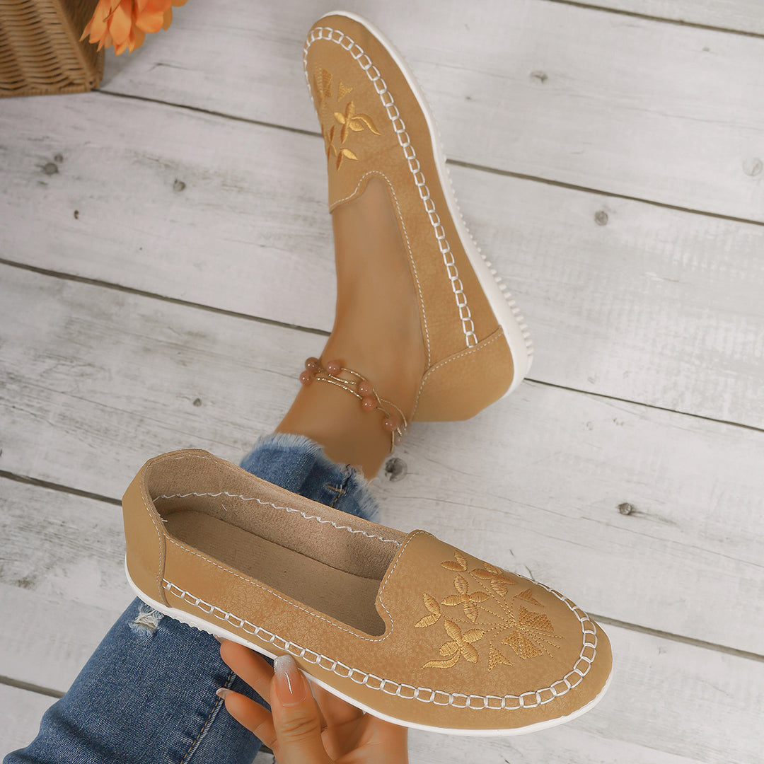 LADIES Moccasins with embroidered floral design and non-slip sole Lune London
