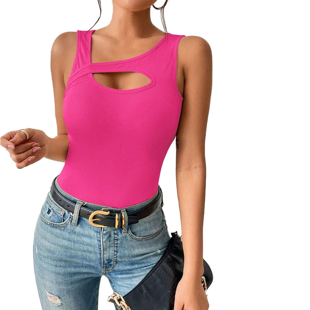 Top ajusté pour femmes avec design à découpe asymétrique Chic & Stil