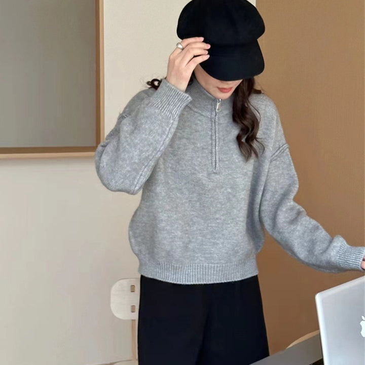 Casual women's sweater with zip short and relaxed fit Lune London