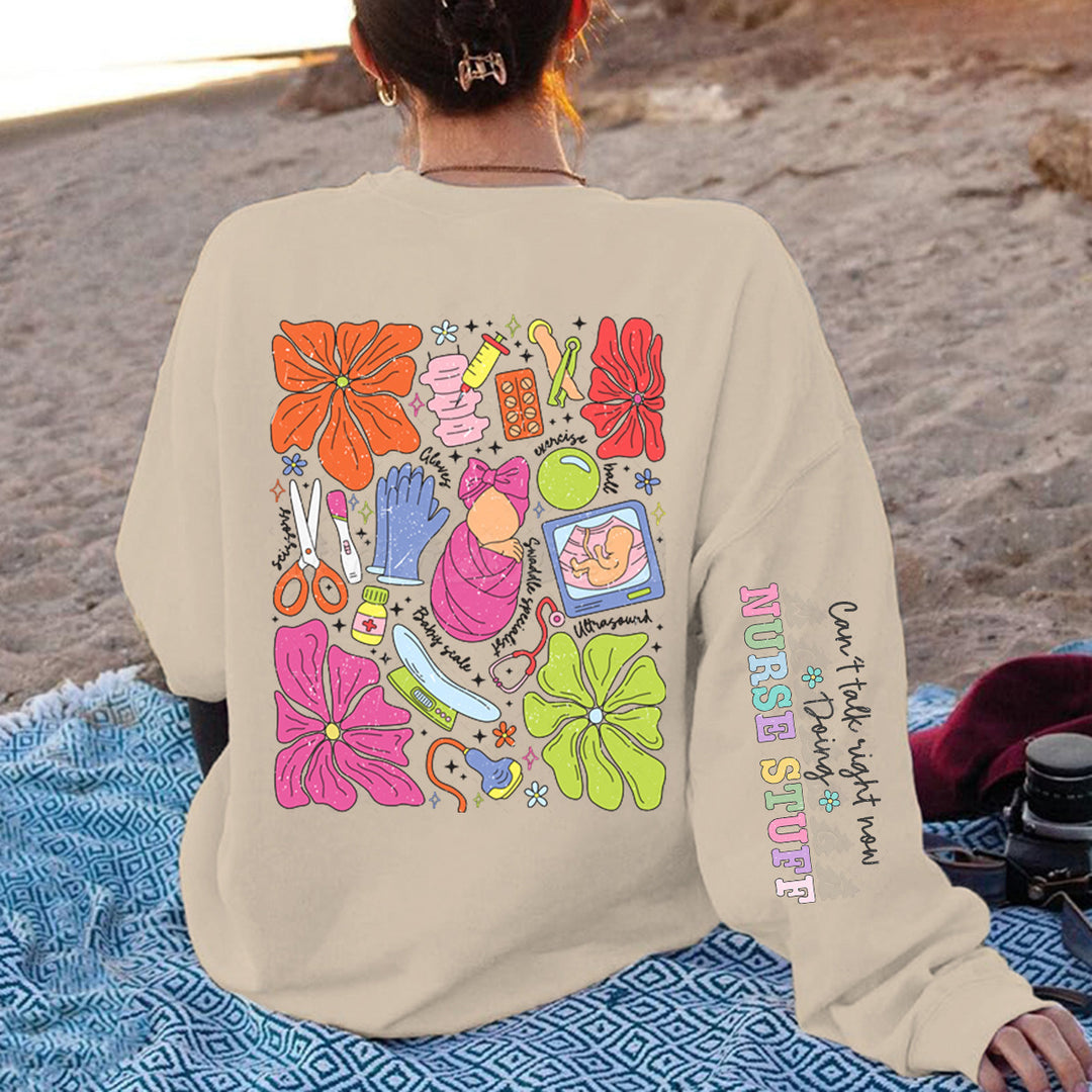 Sweat à capuche pour femmes avec design graphique coloré et motif d'entretien original Chic & Stil