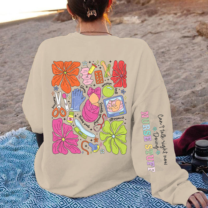 Sweat à capuche pour femmes avec design graphique coloré et motif d'entretien original Chic & Stil