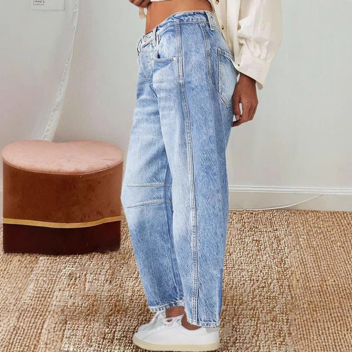 High-waisted casual jeans for ladies with wide cuts Lune London