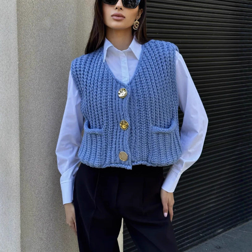 Knitted ladies' vest with golden buttons and pockets Lune London