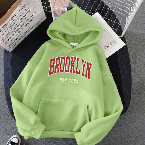Women's hoodie with trendy Brooklyn print Chic & Stil