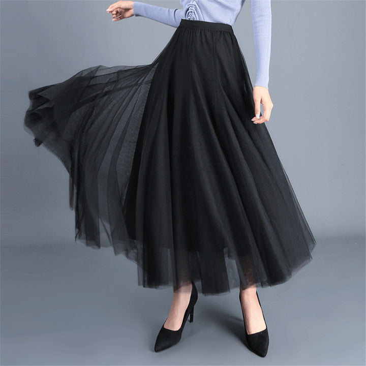 Elegant tulle skirt for women with voluminous cut and elastic waist Lune London