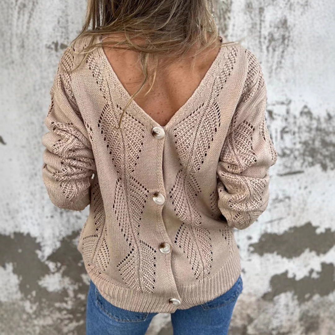 Veste en tricot pour femmes avec encolure en V et boutons décoratifs Lune London