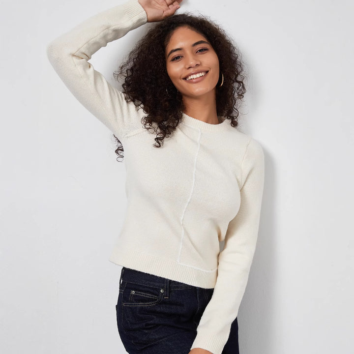 Pull en tricot pour femmes avec un joli col rond et des détails de couture modernes Lune London