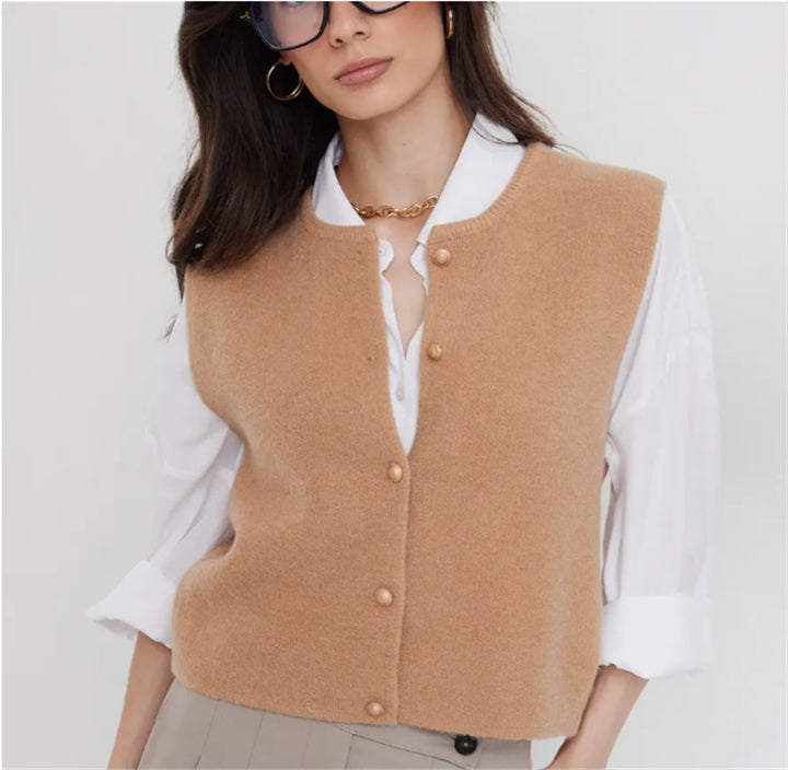 Knitted cardigan for women with refined buttons Lune London