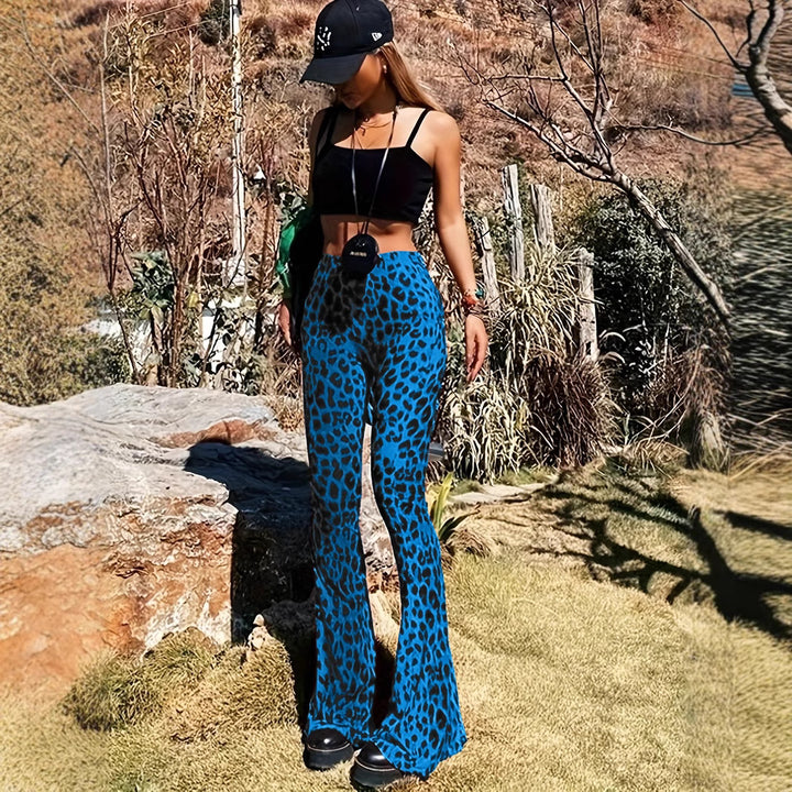 Flared leggings for women with a trendy leopard pattern Lune London