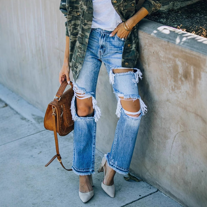 Distressed jeans for women in relaxed boyfriend fit with frayed details Lune London