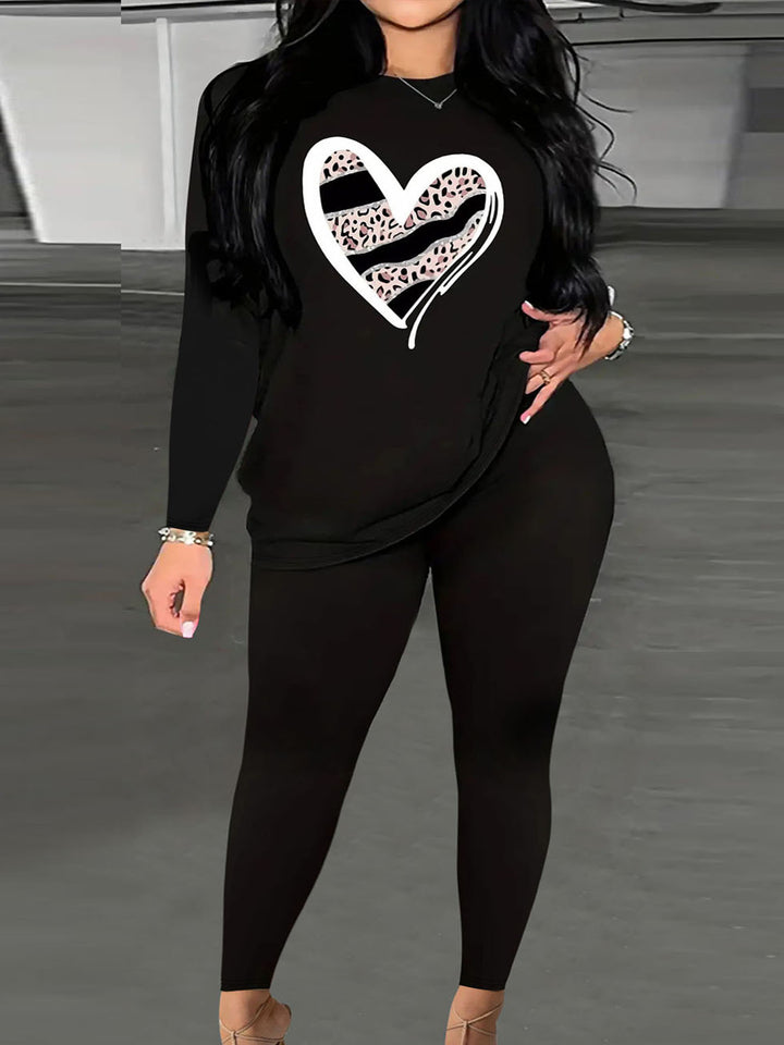 Long sleeve t-shirt for women with a nice bear pattern and a relaxed fit Lune London
