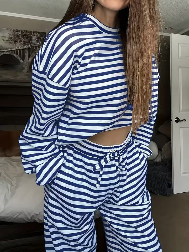 Ensemble de loisirs rayé élégant pour femmes Chic & Stil