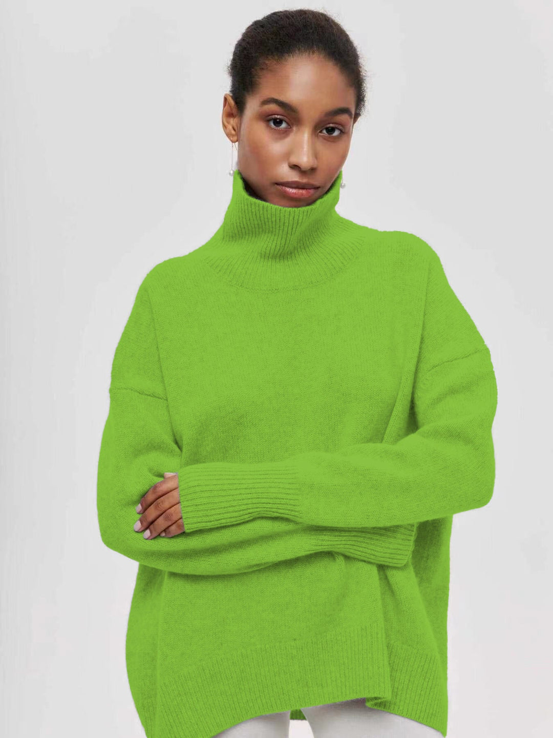 Women's Comfortable Turtleneck Sweater with Oversized Cut and Textured Material Lune London