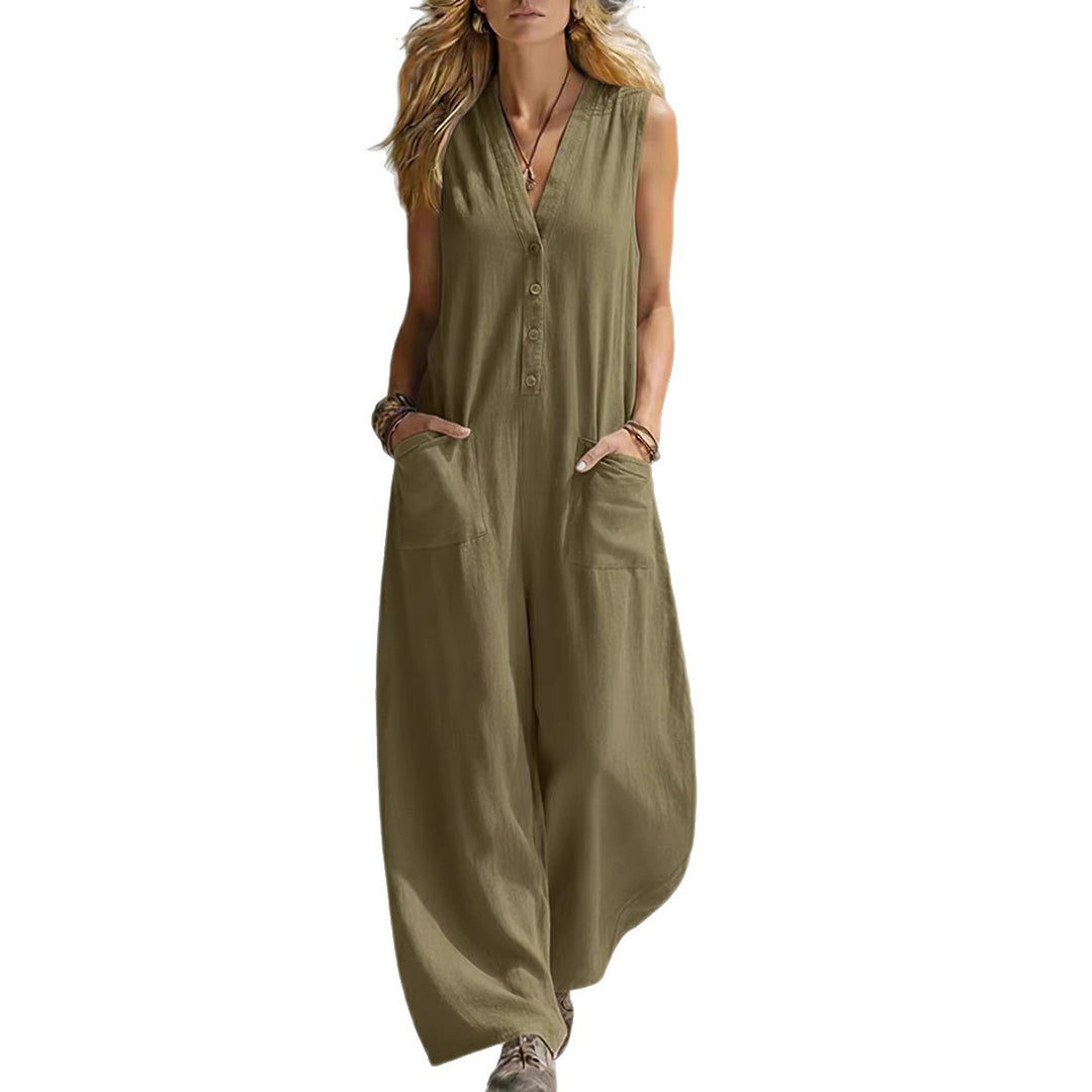 Ladies jumpsuit with deep V-neck and practical pockets Lune London