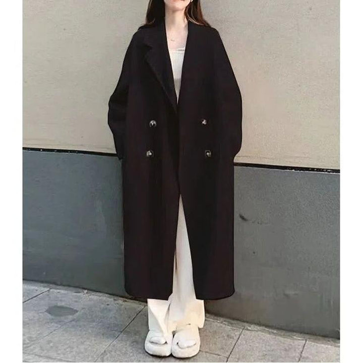 Manteau en laine élégant et doux pour femmes avec patte de boutonnage double. Chic & Stil