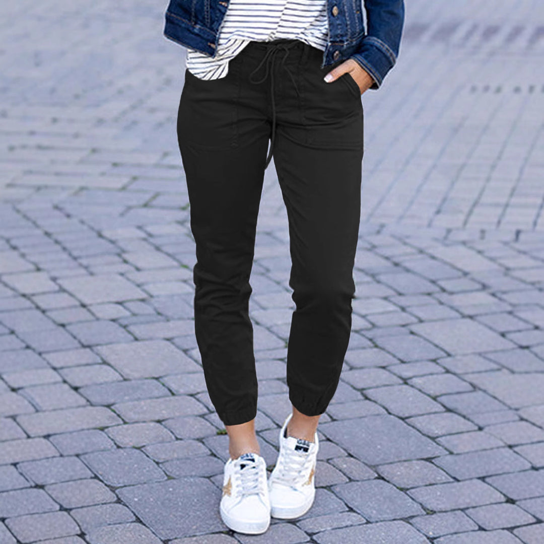 Comfortable cargo pants for women with elastic waist and practical pockets Lune London