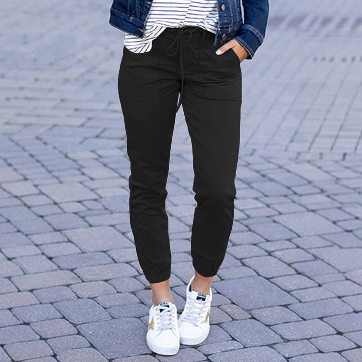 Comfortable cargo pants for women with elastic waist and practical pockets Lune London