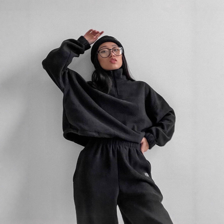 Casual fleece sports set for women with high collar and elastic waist Lune London