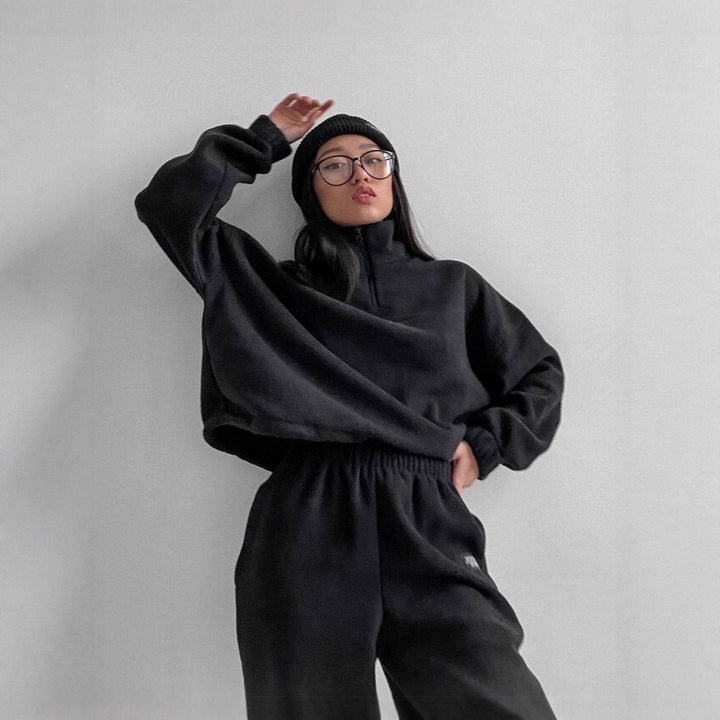 Casual fleece sports set for women with high collar and elastic waist Lune London