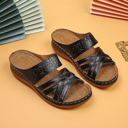 Comfortable strap sandals for ladies with floral cut and ergonomic sole Lune London