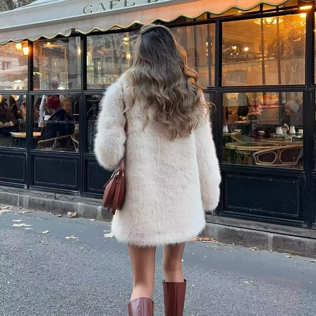 Classic style women's faux fur jacket with a luxurious collar and practical pockets Lune London